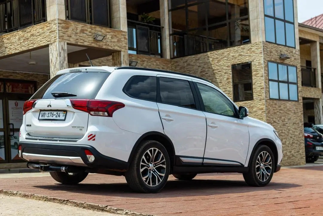 Mitsubishi Outlander 2018 Model, Perfect Family Getaway Vehicle