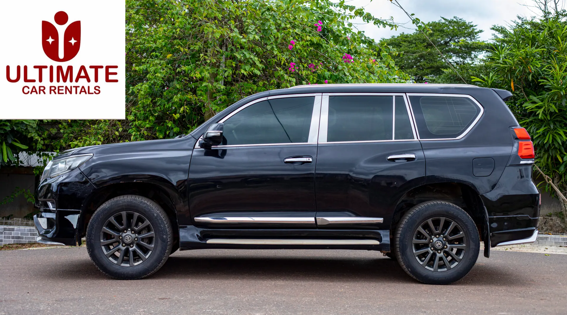 Toyota Landcruiser Prado side view