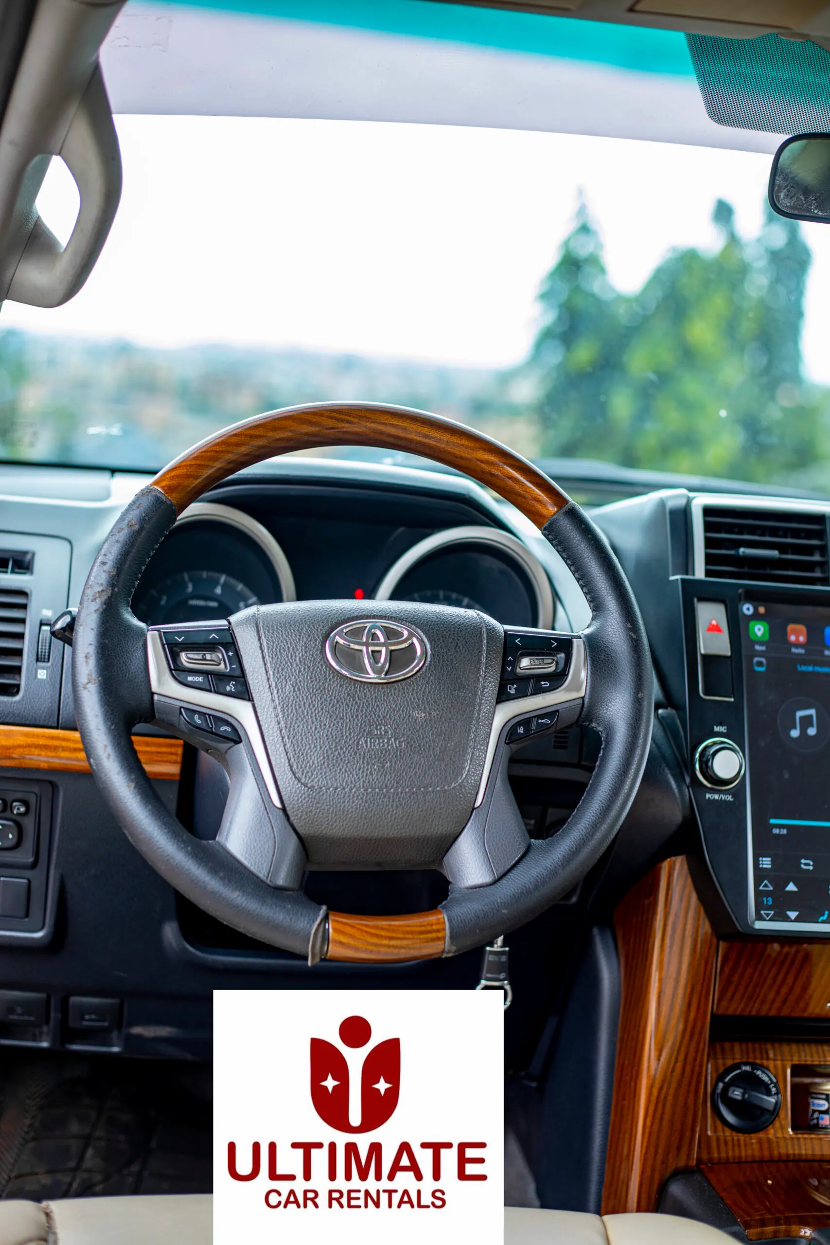 Toyota Landcruiser Prado front view